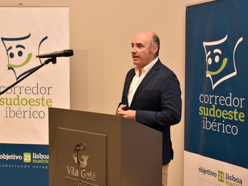 El presidente de la Cámara participa en un acto para el impulso del Corredor del Sudoeste Ibérico