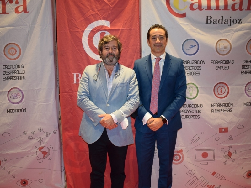 Celebrado un nuevo encuentro Afterwork de Club Cámara Badajoz