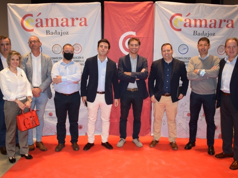 Celebrado un nuevo encuentro Afterwork de Club Cámara Badajoz