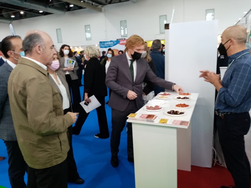 Interesantes expositores y actividades en el stand de FEHISPOR de la Cámara