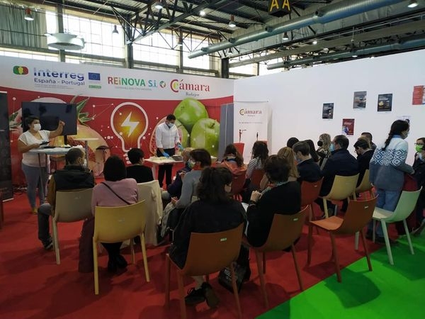 Interesantes expositores y actividades en el stand de FEHISPOR de la Cámara