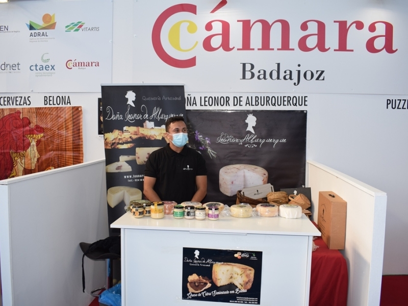 Interesantes expositores y actividades en el stand de FEHISPOR de la Cámara