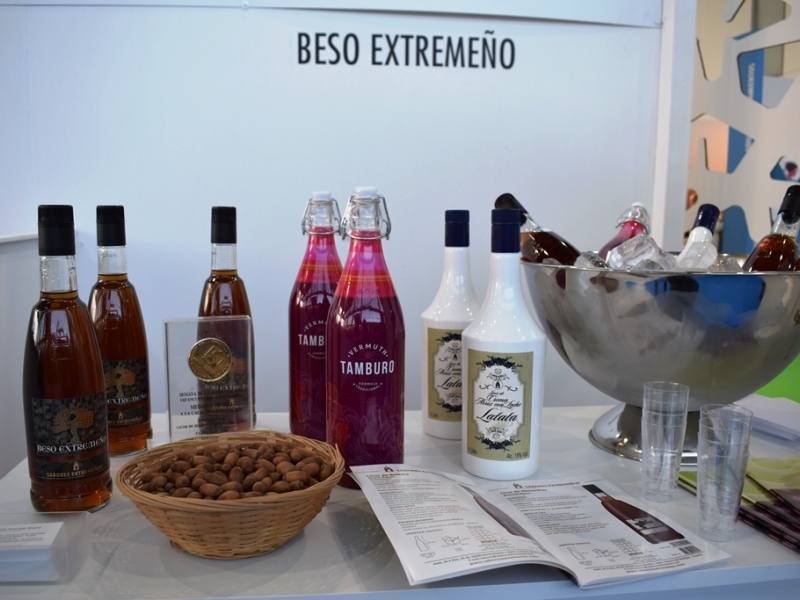 Interesantes expositores y actividades en el stand de FEHISPOR de la Cámara