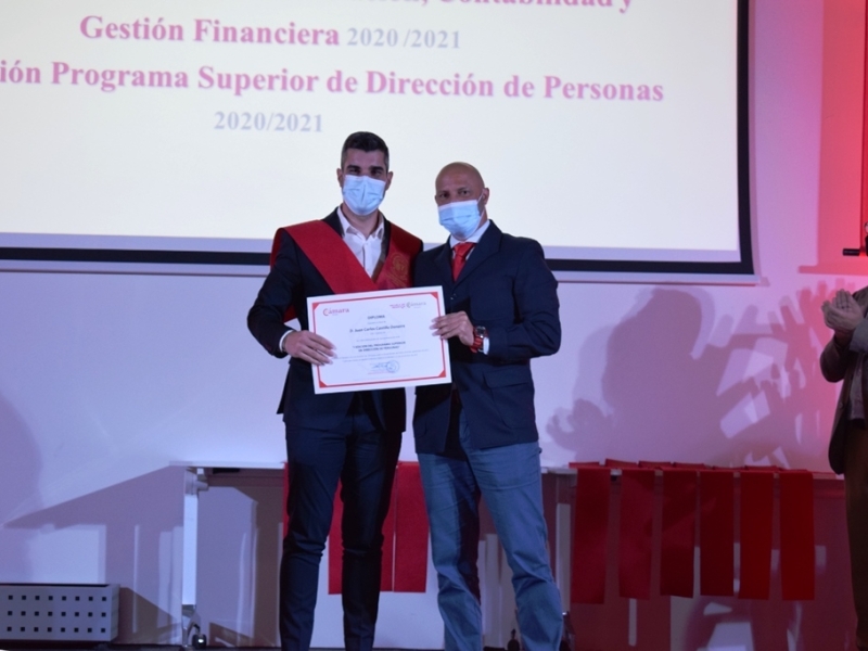 Clausura de la XXVII Promoción Máster Tributación, Contabilidad y Gestión Financiera y la primera promoción del Programa Superior en Dirección de Personas de la Cámara