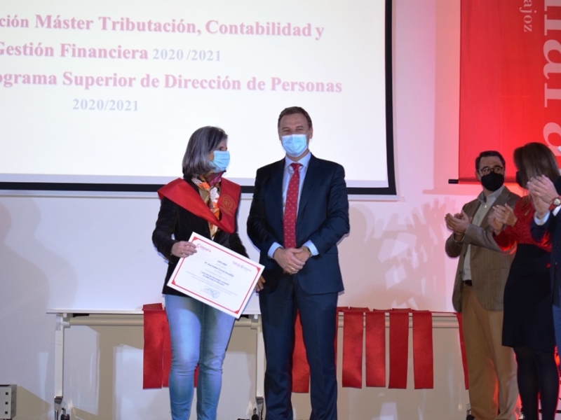 Clausura de la XXVII Promoción Máster Tributación, Contabilidad y Gestión Financiera y la primera promoción del Programa Superior en Dirección de Personas de la Cámara