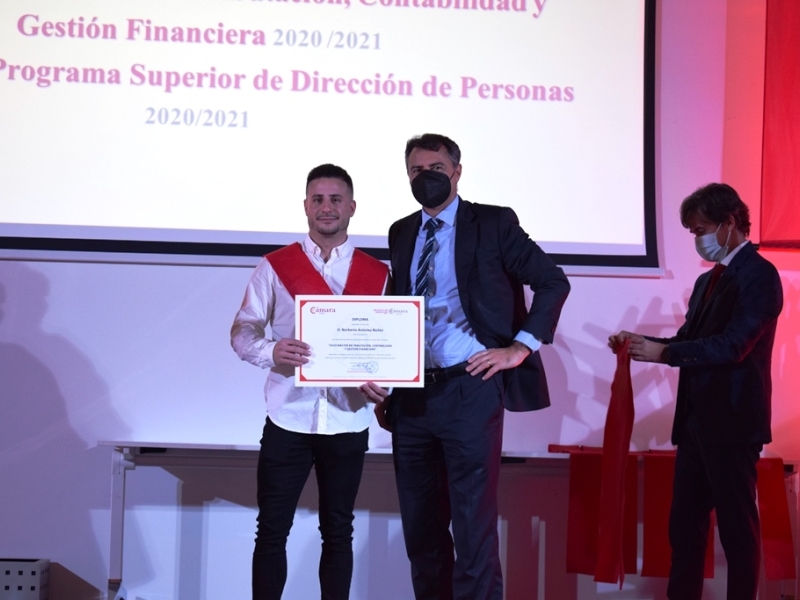 Clausura de la XXVII Promoción Máster Tributación, Contabilidad y Gestión Financiera y la primera promoción del Programa Superior en Dirección de Personas de la Cámara