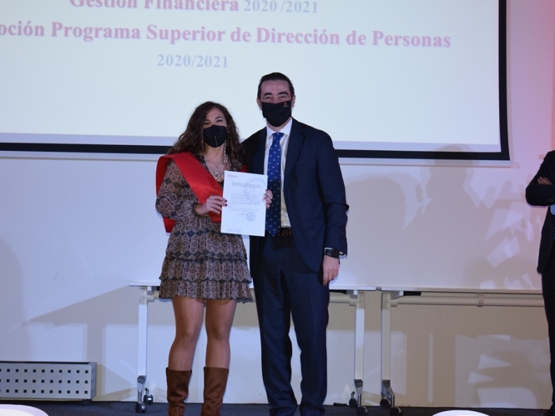 Clausura de la XXVII Promoción Máster Tributación, Contabilidad y Gestión Financiera y la primera promoción del Programa Superior en Dirección de Personas de la Cámara