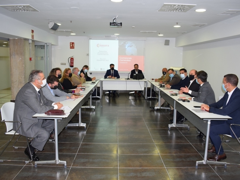 Interesantes expositores y actividades en el stand de FEHISPOR de la Cámara