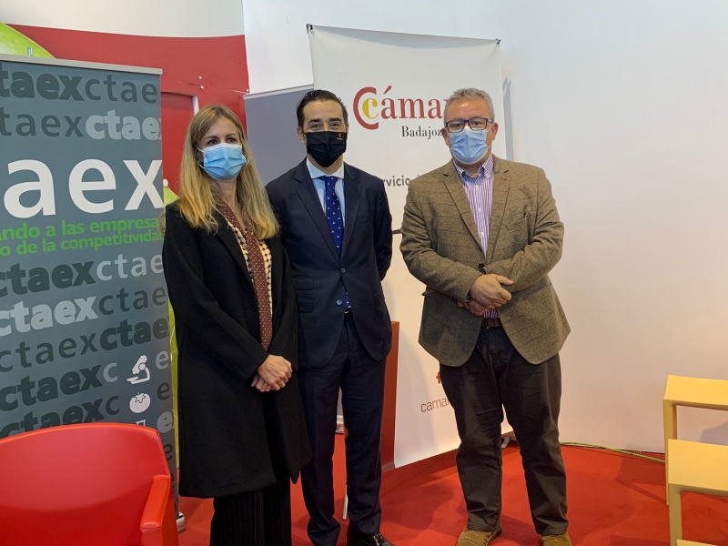 Interesantes expositores y actividades en el stand de FEHISPOR de la Cámara