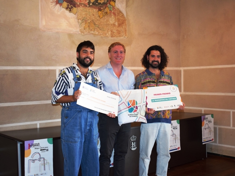 La mamarracha vintage gana el Concurso de Escaparates Badajoz, Ciudad de Compras