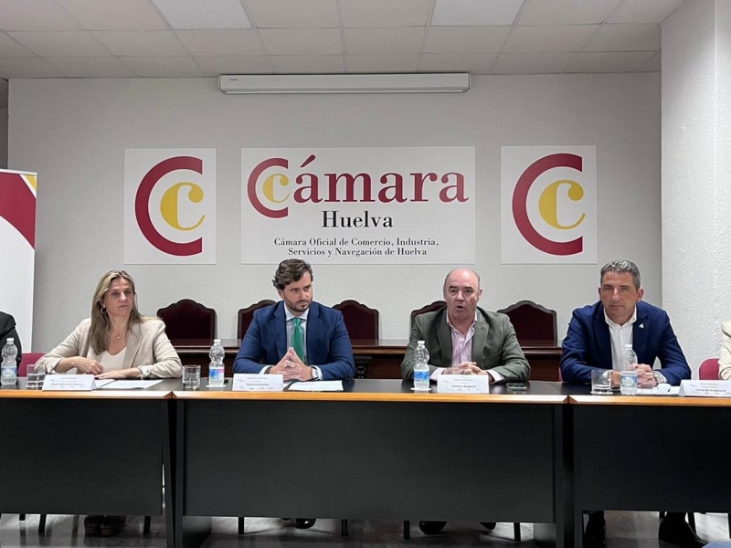 La Cámara de Badajoz acerca las oportunidades de negocio del Puerto de Huelva a las empresas extremeñas