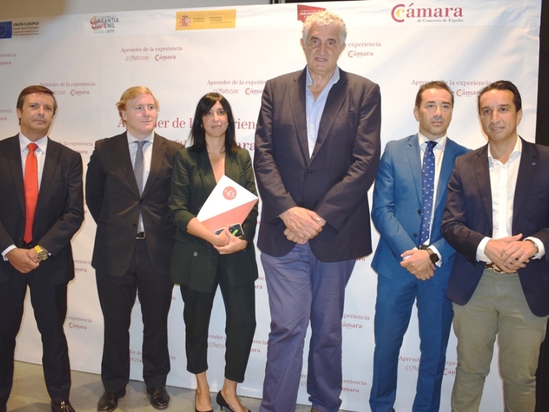 Romay, la Cámara de Comercio de Badajoz y 65YMÁS, unidos  en la campaña ‘Aprender de la Experiencia’