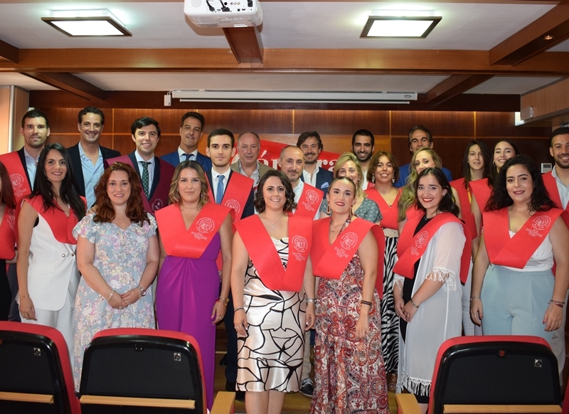 Graduación de los alumnos del XXVIII Máster de Tributación, Contabilidad y Gestión Financiera y de la V Promoción del Grado en Derecho 