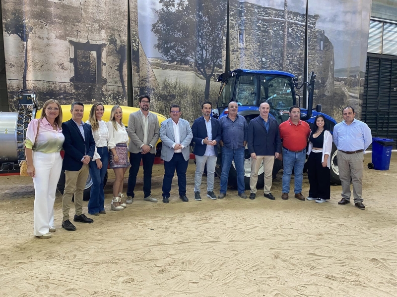 El presidente de la Cámara apoya a los empresarios del sector del Melón en la inauguración de su Feria