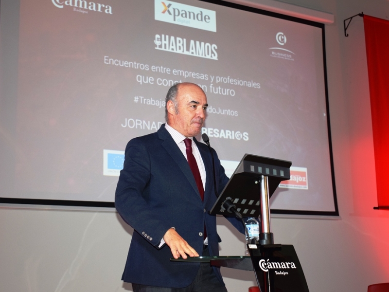  Leopoldo Abadía aborda la digitalización de las empresas en un nuevo encuentro HABLAMOS de la Cámara de Badajoz