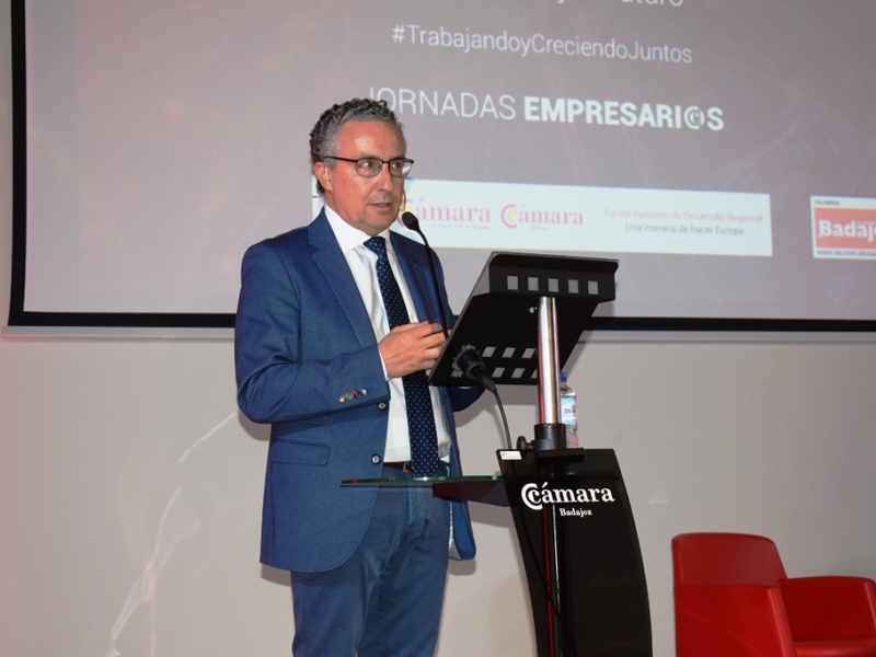  Leopoldo Abadía aborda la digitalización de las empresas en un nuevo encuentro HABLAMOS de la Cámara de Badajoz