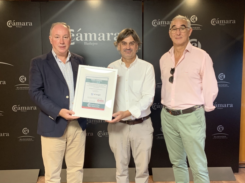 Garantía Cámara entrega el certificado ODS a Servicios Asistenciales El Ángel SL.