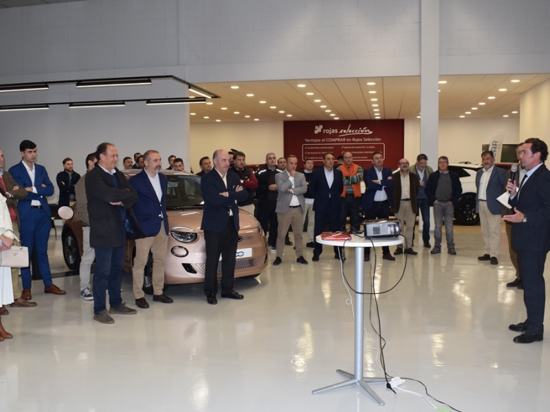 Se celebra un nuevo encuentro empresarial Afterwork de Club Cámara Badajoz en Rojas Automoción