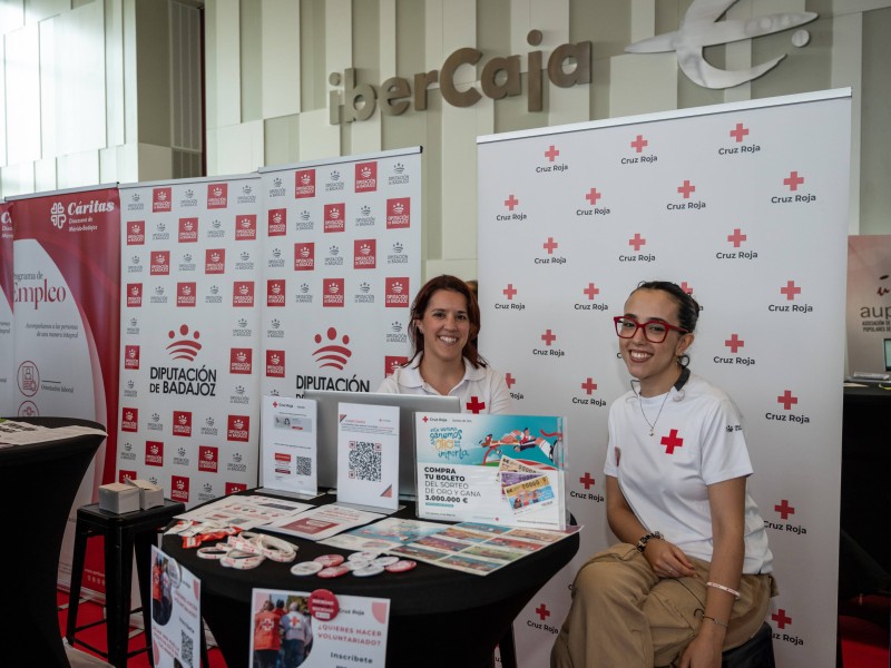 Más de 600 personas en la I Feria de Empleo para mayores de 45 años que celebra la Cámara de Comercio de Badajoz