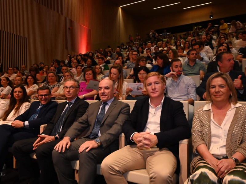 Más de 600 personas en la I Feria de Empleo para mayores de 45 años que celebra la Cámara de Comercio de Badajoz