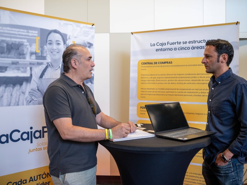 Más de 600 personas en la I Feria de Empleo para mayores de 45 años que celebra la Cámara de Comercio de Badajoz