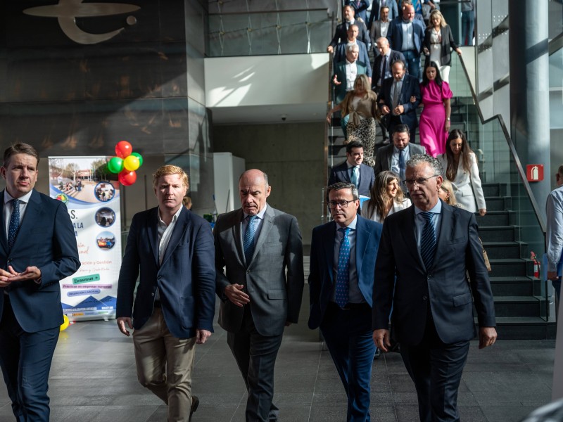 Más de 600 personas en la I Feria de Empleo para mayores de 45 años que celebra la Cámara de Comercio de Badajoz