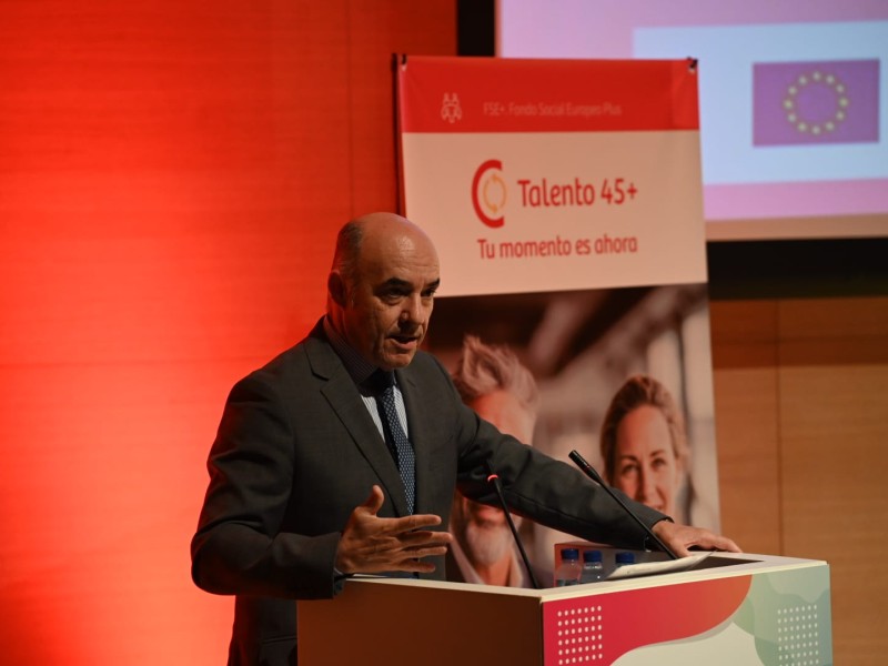 Más de 600 personas en la I Feria de Empleo para mayores de 45 años que celebra la Cámara de Comercio de Badajoz