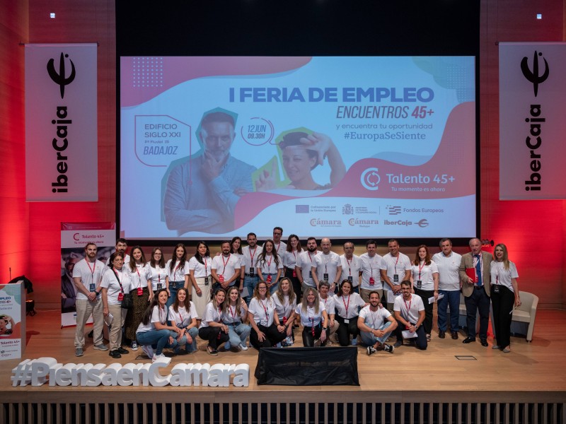 Más de 600 personas en la I Feria de Empleo para mayores de 45 años que celebra la Cámara de Comercio de Badajoz