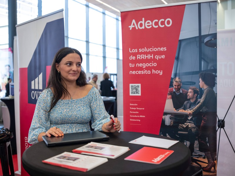 Más de 600 personas en la I Feria de Empleo para mayores de 45 años que celebra la Cámara de Comercio de Badajoz