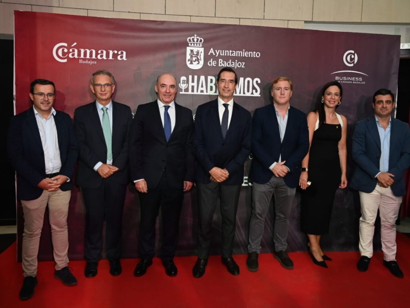 Mario Alonso Puig da las claves sobre la mentalidad de los número uno en el nuevo encuentro empresarial HABLAMOS de la Cámara de Badajoz