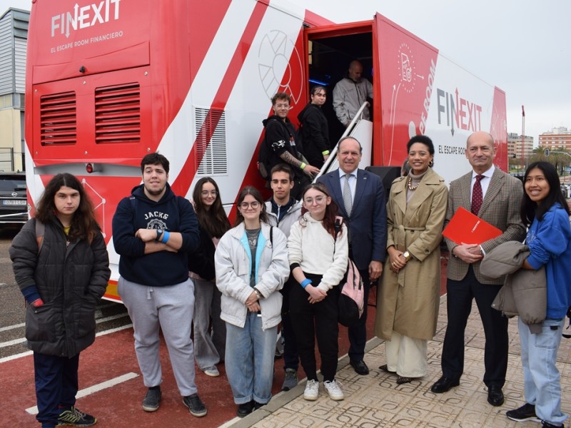 FINEXIT, el ‘escape room’ financiero que  desafía a los estudiantes de Formación Profesional, se detiene en Badajoz